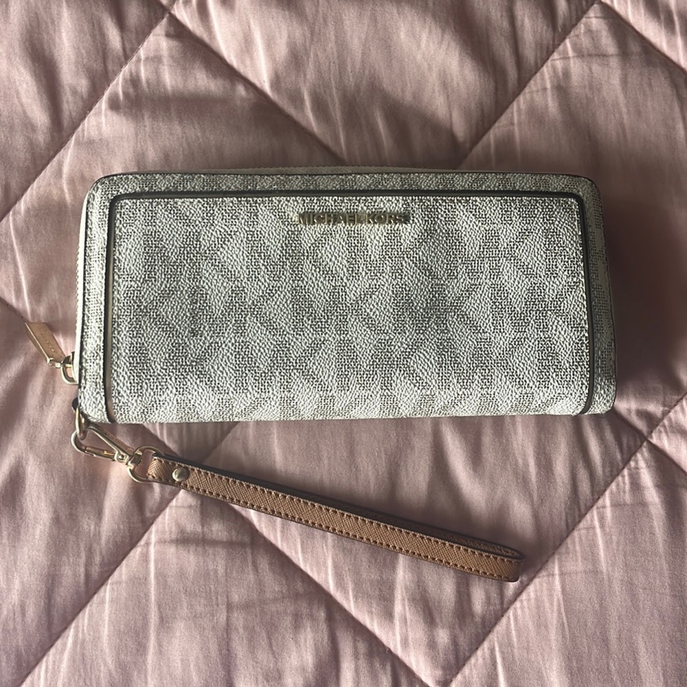 Michael Kors Large Logo Continental Wallet